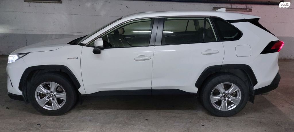 טויוטה RAV4