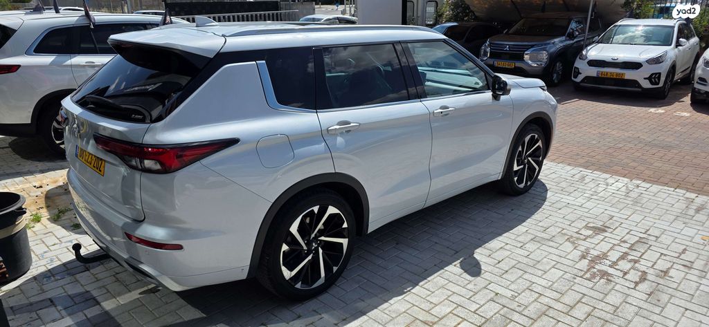 מיצובישי אאוטלנדר