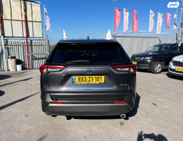 טויוטה RAV4
