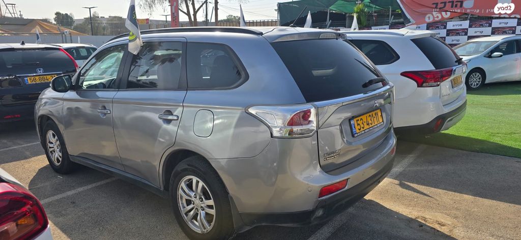 מיצובישי אאוטלנדר