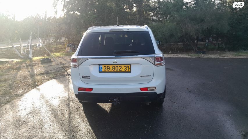 מיצובישי אאוטלנדר