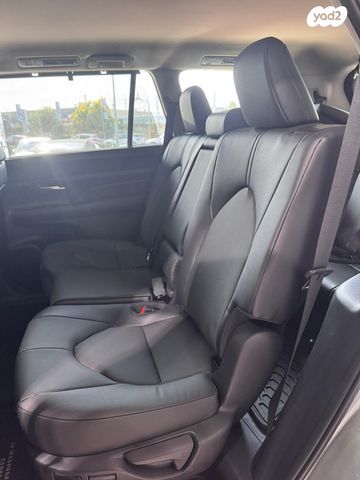 טויוטה גראנד היילנדר