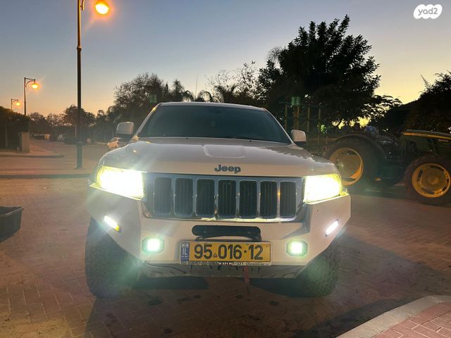 מודעת רכב ג'יפ גרנד צ'ירוקי