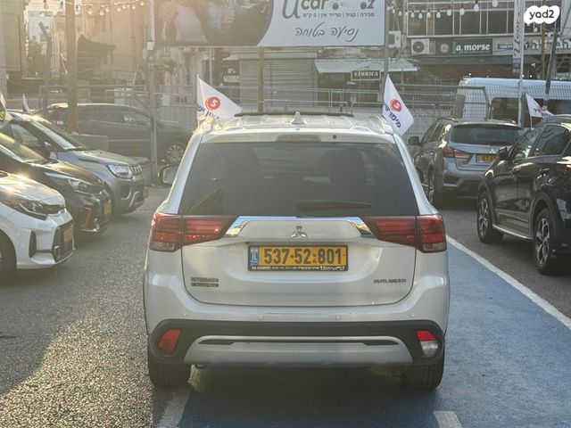 מיצובישי אאוטלנדר