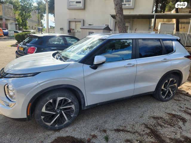 מיצובישי אאוטלנדר