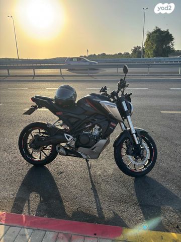 הונדה CB125R