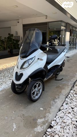 מודעת רכב פיאג'ו MP3 300