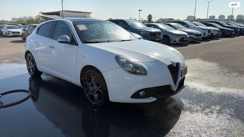 מודעת רכב אלפא רומיאו ג'ולייטה