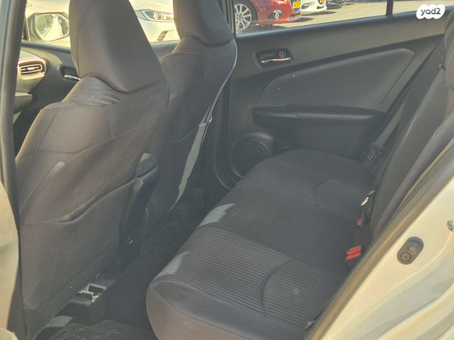 טויוטה פריוס