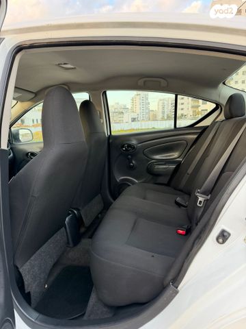 ניסאן אלמרה