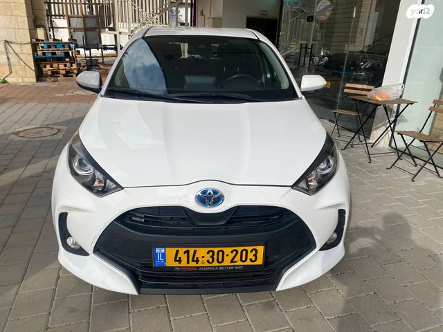 טויוטה יאריס