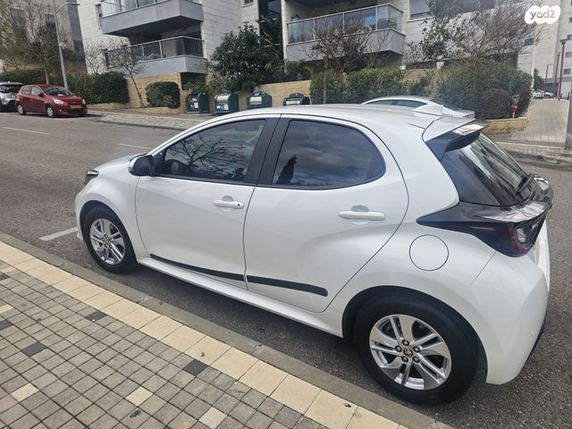 טויוטה יאריס