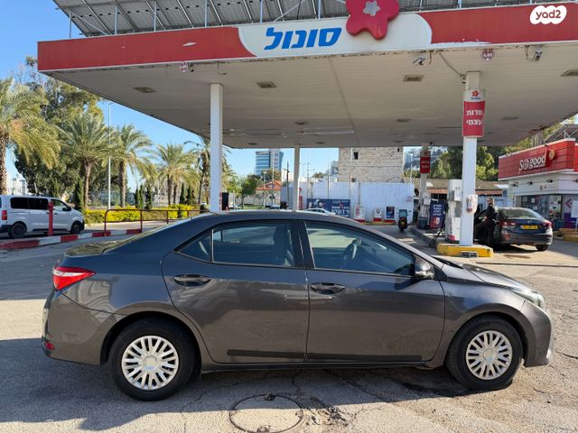 טויוטה קורולה