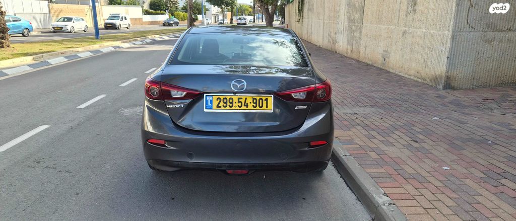 מאזדה 3