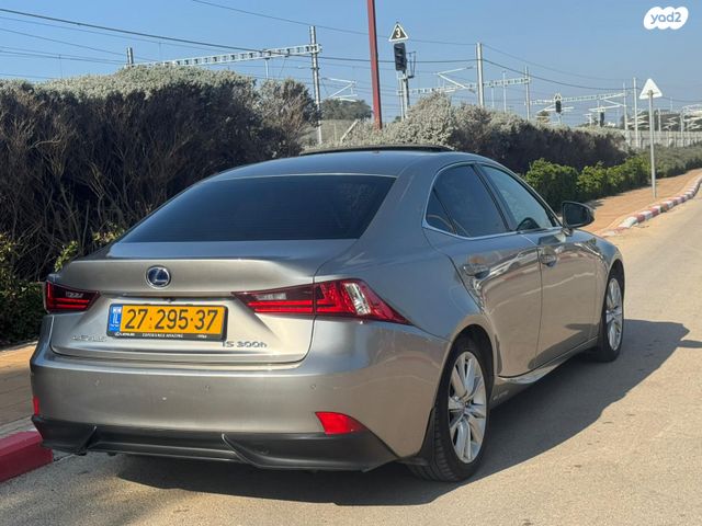 מודעת רכב לקסוס IS