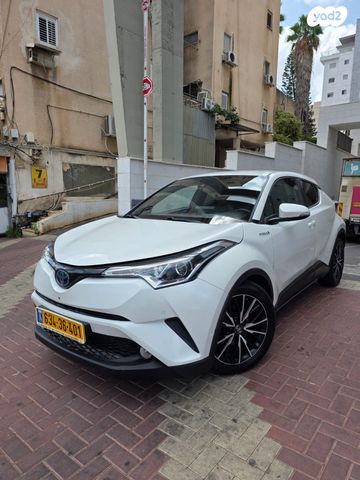 מודעת רכב טויוטה C-HR