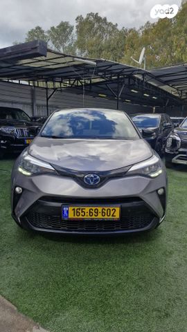 מודעת רכב טויוטה C-HR