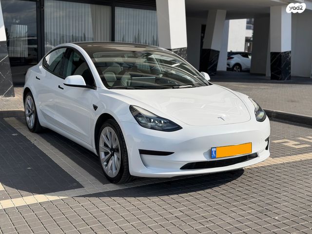 מודעת רכב טסלה מודל 3