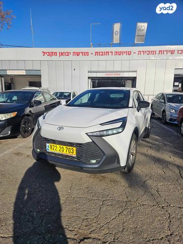 מודעת רכב טויוטה C-HR