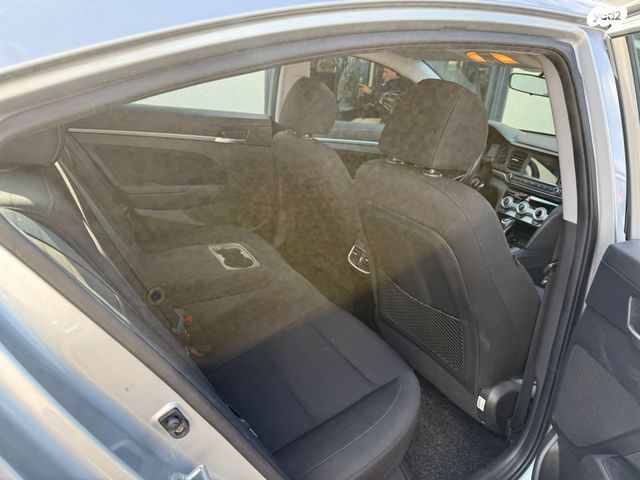 יונדאי אלנטרה