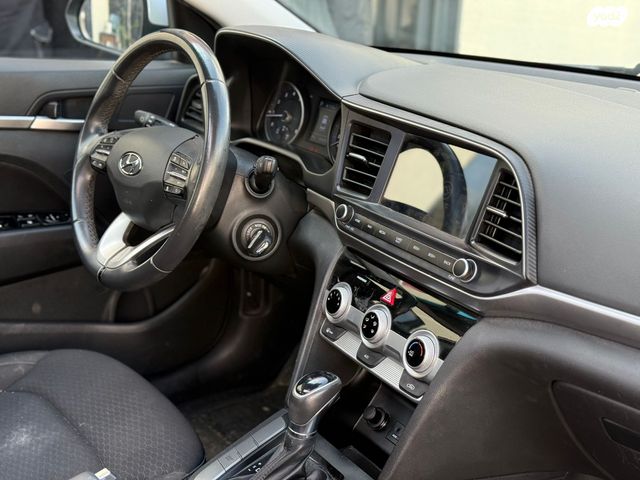 יונדאי אלנטרה