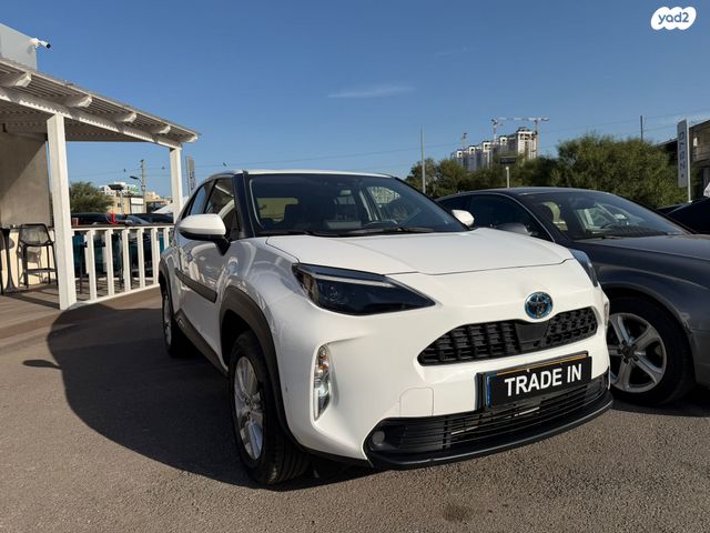 מודעת רכב טויוטה יאריס קרוס 1