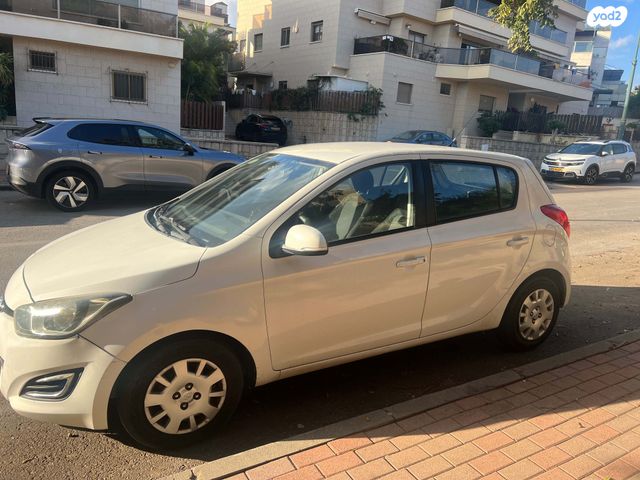 מודעת רכב יונדאי i20