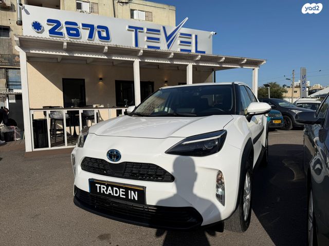 טויוטה יאריס קרוס