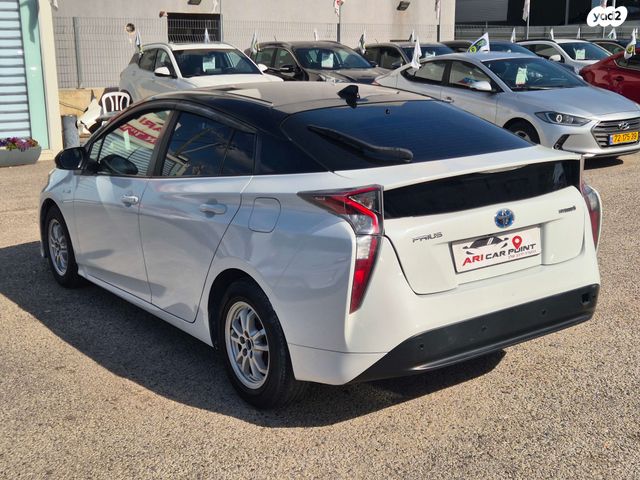 טויוטה פריוס