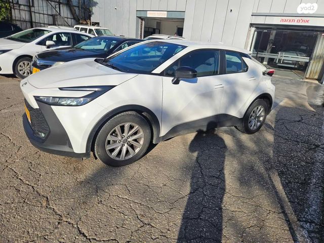 מודעת רכב טויוטה C-HR 1