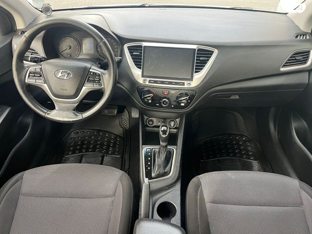 יונדאי אקסנט i25