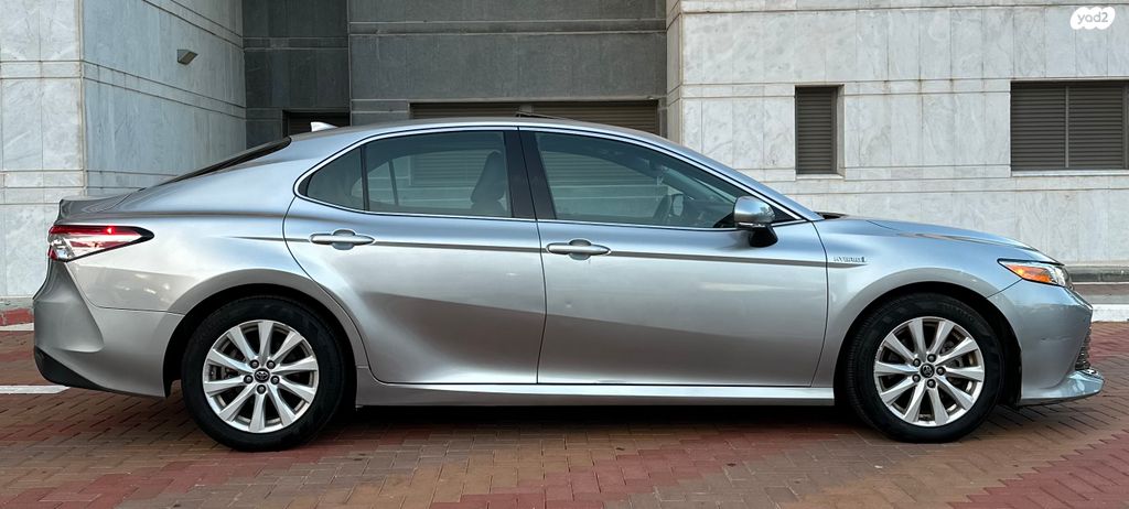 טויוטה קאמרי