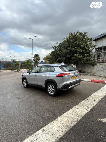 טויוטה קורולה קרוס