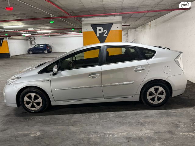 טויוטה פריוס