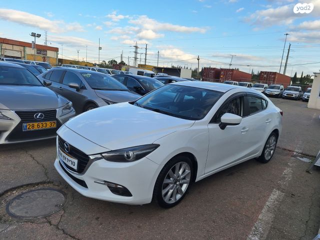 מאזדה 3