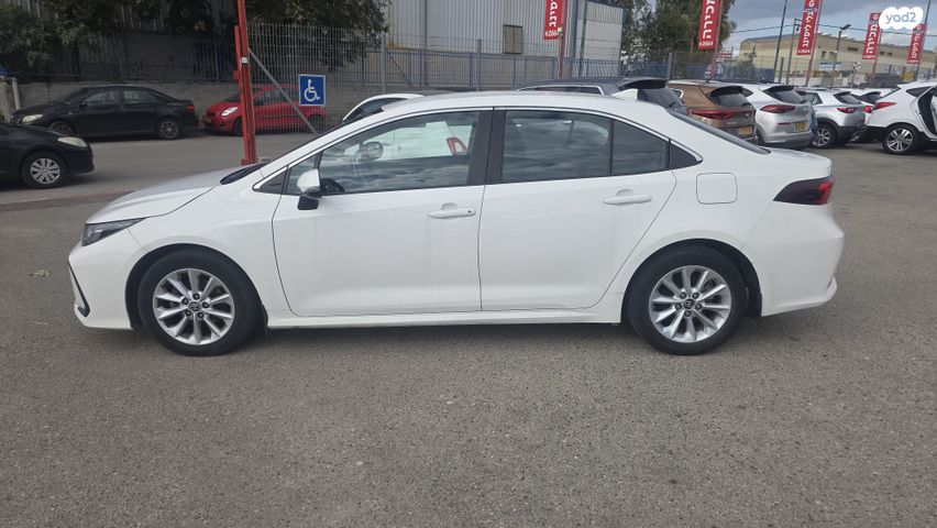 טויוטה קורולה