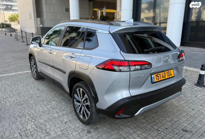 טויוטה קורולה קרוס