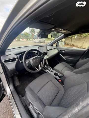 טויוטה קורולה קרוס