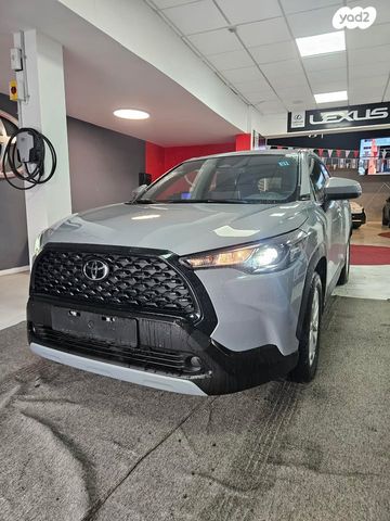 מודעת רכב טויוטה קורולה קרוס