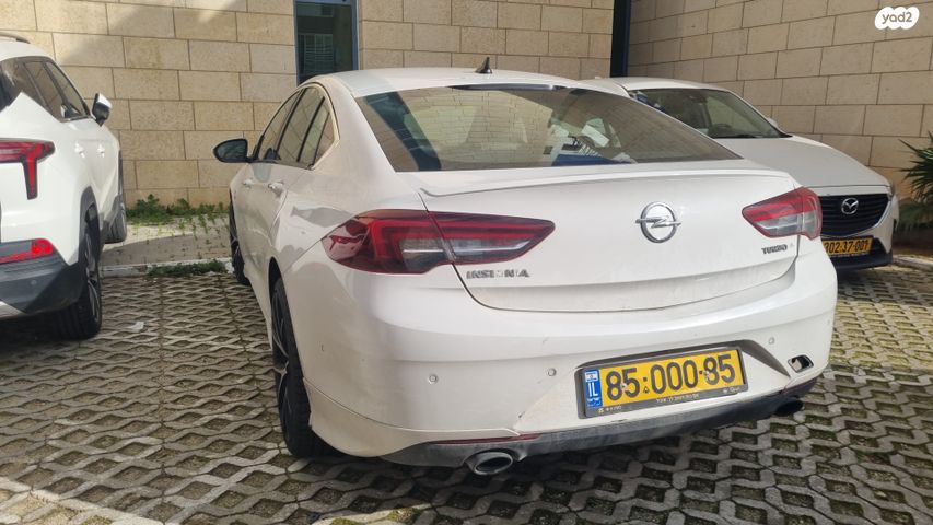 מודעת רכב אופל אינסיגניה