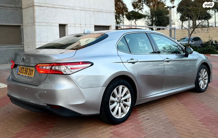 טויוטה קאמרי