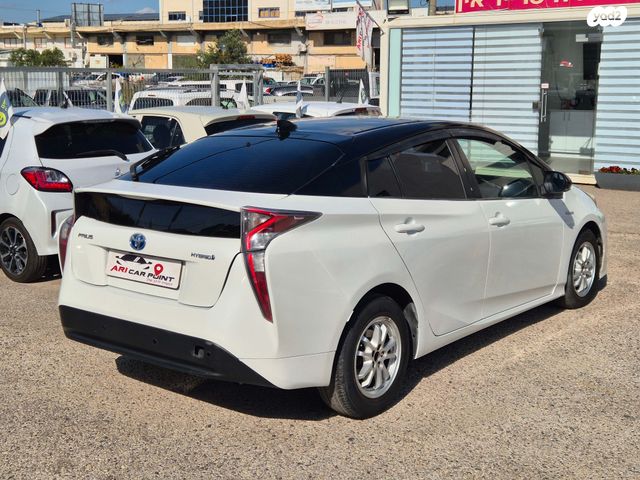 טויוטה פריוס