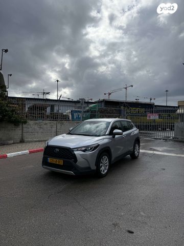 מודעת רכב טויוטה קורולה קרוס