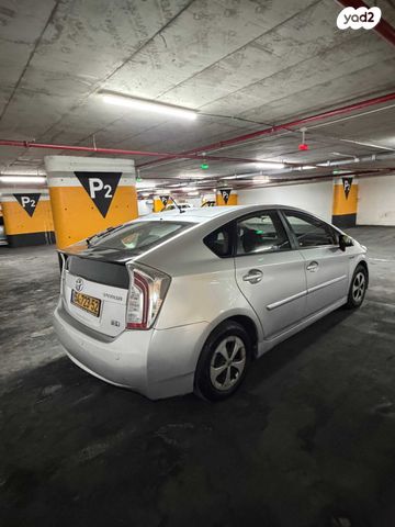 טויוטה פריוס