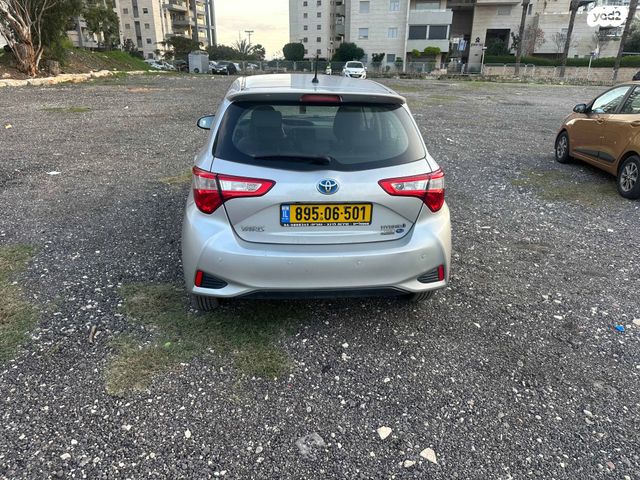 טויוטה יאריס