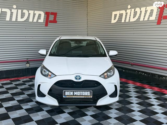 טויוטה יאריס