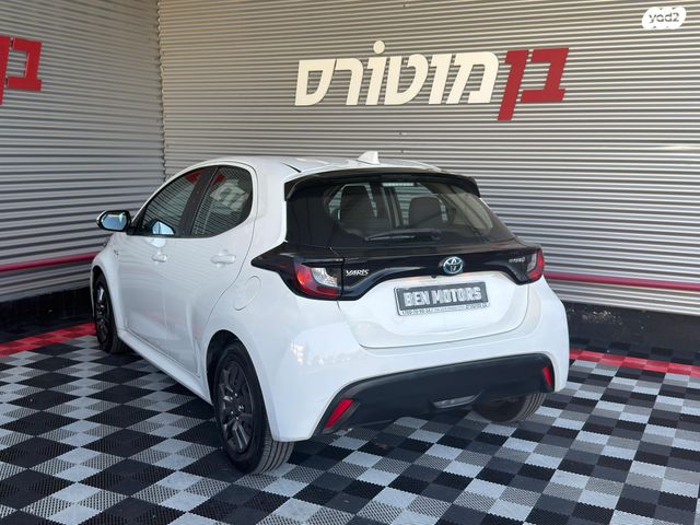 טויוטה יאריס