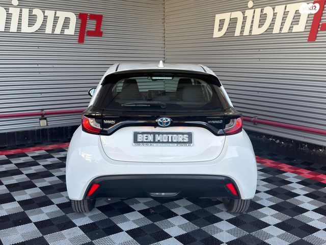 טויוטה יאריס