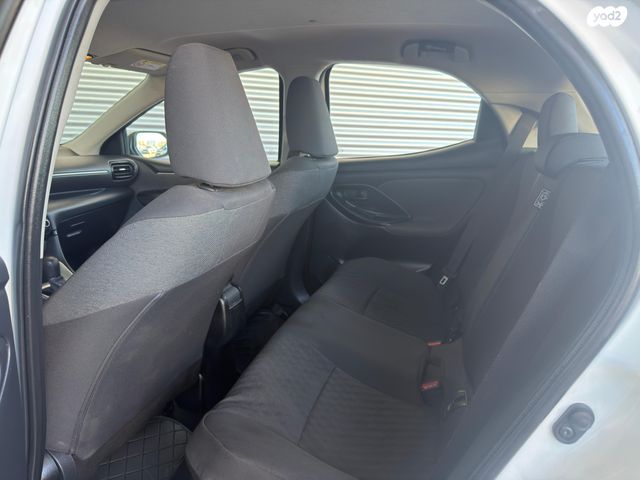 טויוטה יאריס