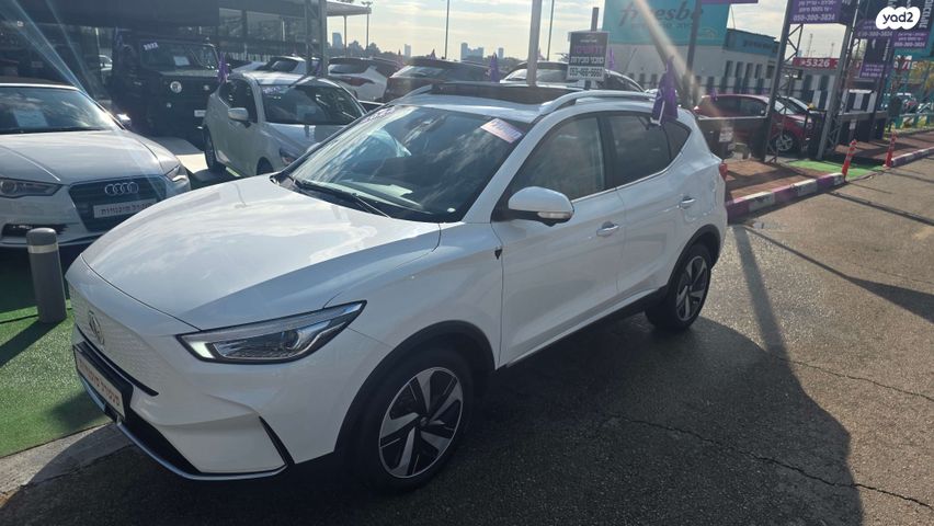 מודעת רכב אם ג'י ZS